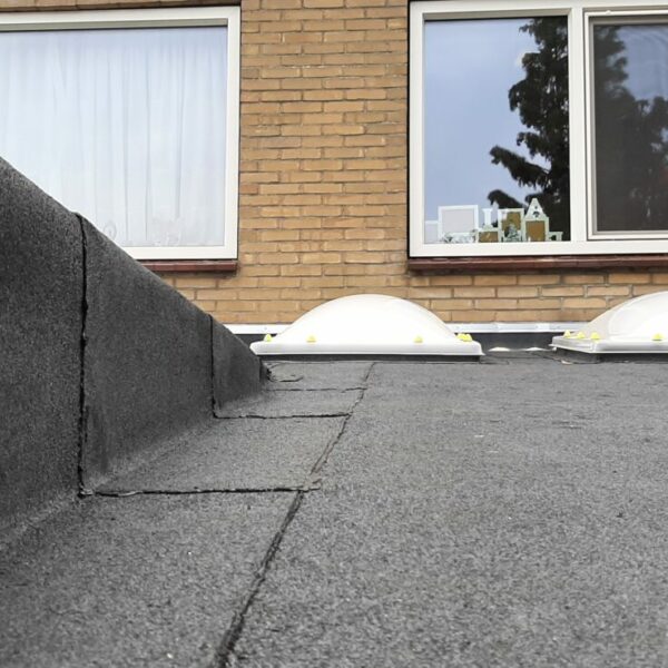 Bitumen Aanbrengen voor Platte en Hellende Daken